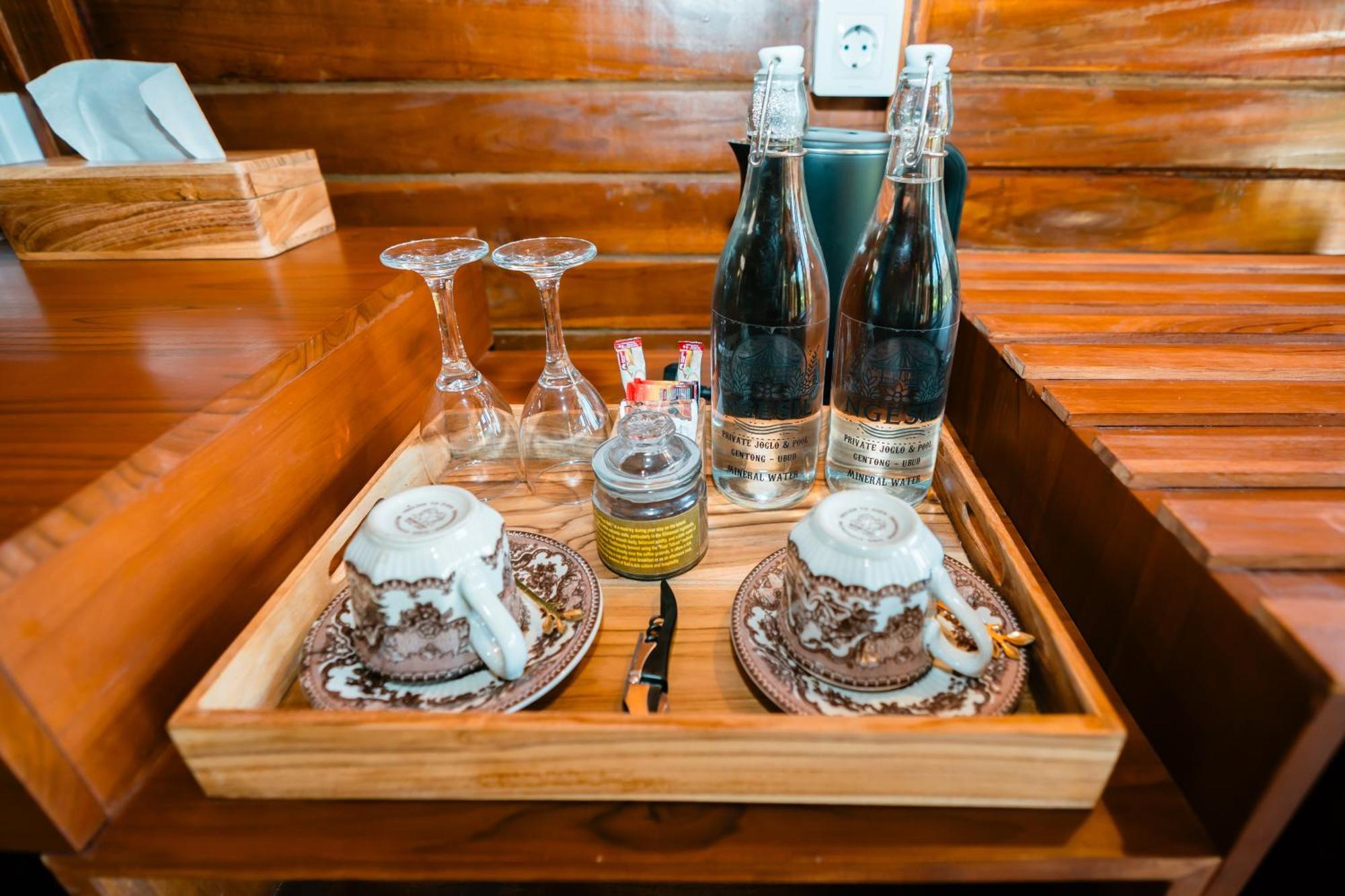 乌布 Ngesil Private Joglo & Pool酒店 外观 照片